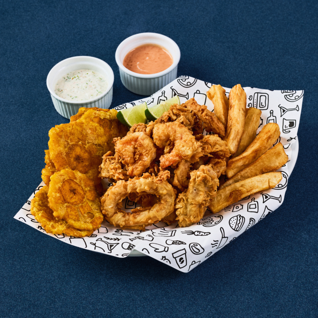 Dock & Dine Delights: Waterfront Fish Bar Fun and Flavors